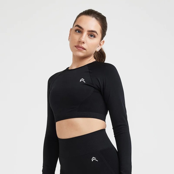 Oner Active Black EFFORTLESS SEAMLESS LONG SLEEVE CROP TOP Size M (printed logo) - Picture 2 of 10